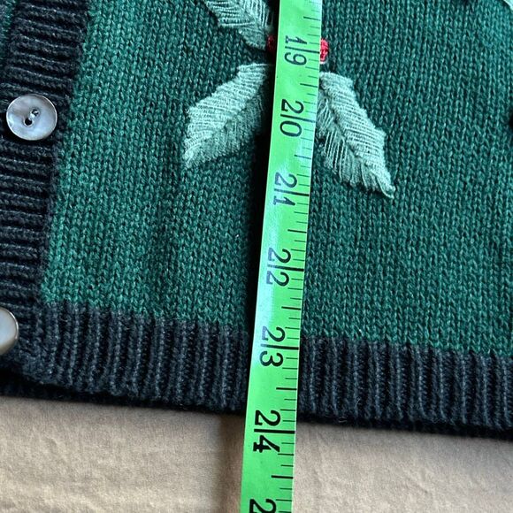 Crazy Horse Liz Claiborne Christmas Vest Medium Green with red accents - Picture 6 of 9